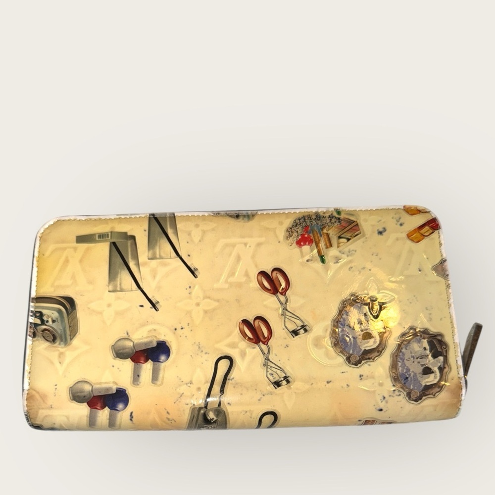 LOUIS VUITTON Monogram Vernis Nicolas Ghesquire Zippy Wallet - color transfer - Picture 2 of 9